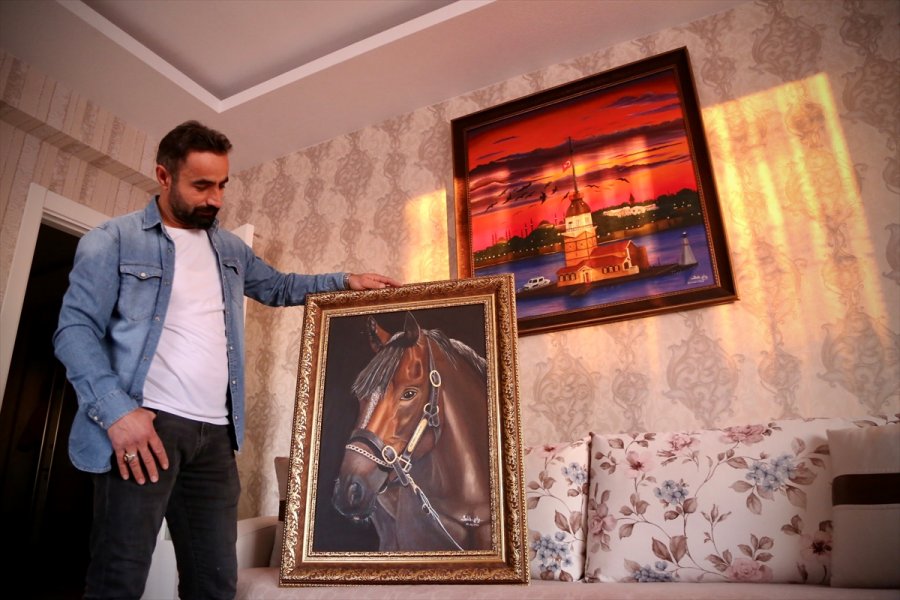 İnşaat Ustasının Tabloları Görenlerin Beğenisini Kazanıyor