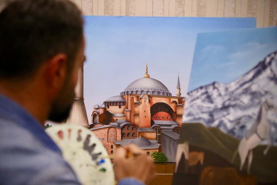 İnşaat Ustasının Tabloları Görenlerin Beğenisini Kazanıyor