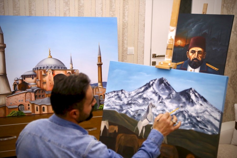 İnşaat Ustasının Tabloları Görenlerin Beğenisini Kazanıyor