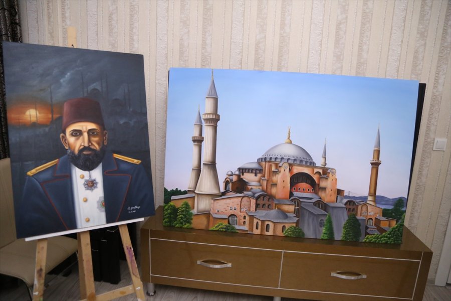 İnşaat Ustasının Tabloları Görenlerin Beğenisini Kazanıyor