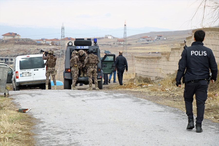 Kayseri'de Tüfekle Havaya Rastgele Ateş Eden Şüpheli Özel Harekat Polislerince Yakalandı