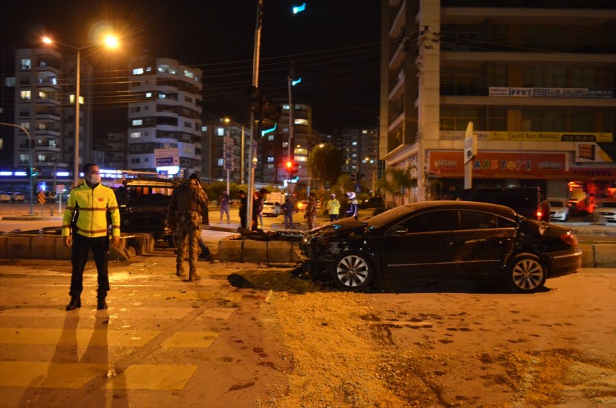 Mersin'de Özel Harekat Polislerini Taşıyan Zırhlı Araç İle Otomobil Çarpıştı: 6 Yaralı