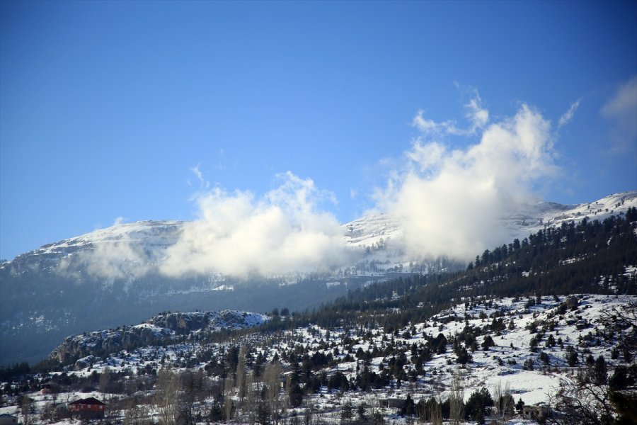 Mersin'in Yüksek Kesimleri Beyaza Büründü