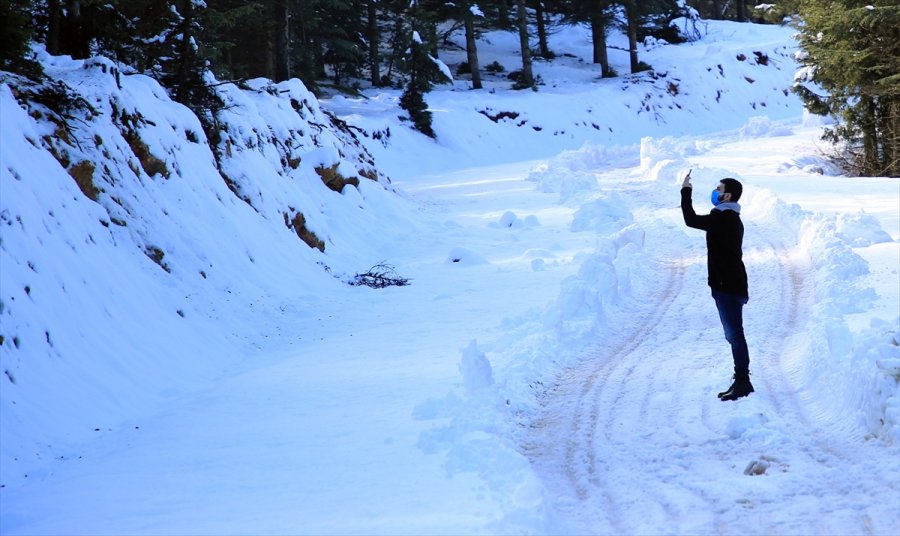 Mersin'in Yüksek Kesimleri Beyaza Büründü