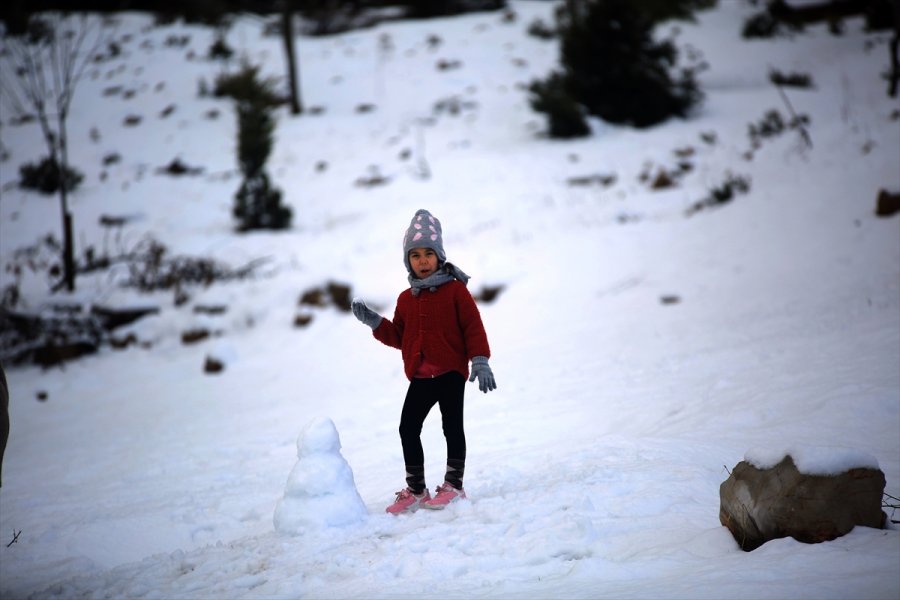 Mersin'in Yüksek Kesimleri Beyaza Büründü