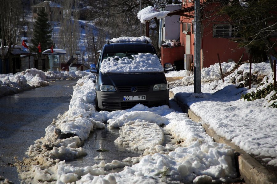 Mersin'in Yüksek Kesimleri Beyaza Büründü