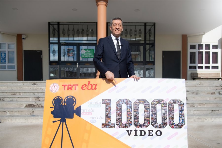 Eba Tv Öğretmenleri 10 Ayda 10 Bin Ders Videosuyla Rekora İmza Attı