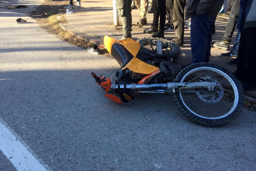 Aksaray'da Minibüs İle Çarpışan Motosikletin Sürücüsü Öldü
