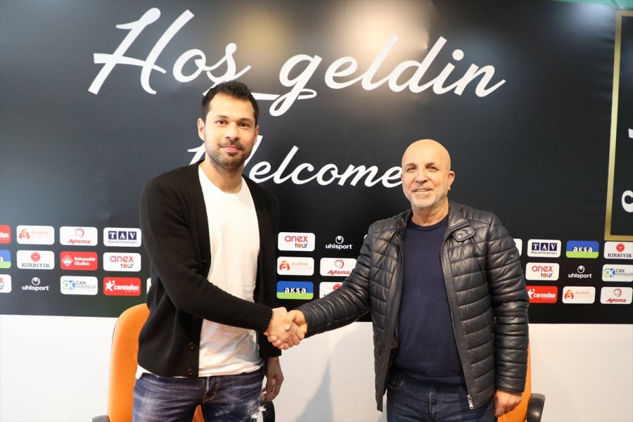 Aytemiz Alanyaspor, Serkan Kırıntılı'yı Transfer Etti