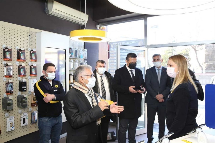 Başkan Memduh Büyükkılıç Esnafı Ziyaret Etti