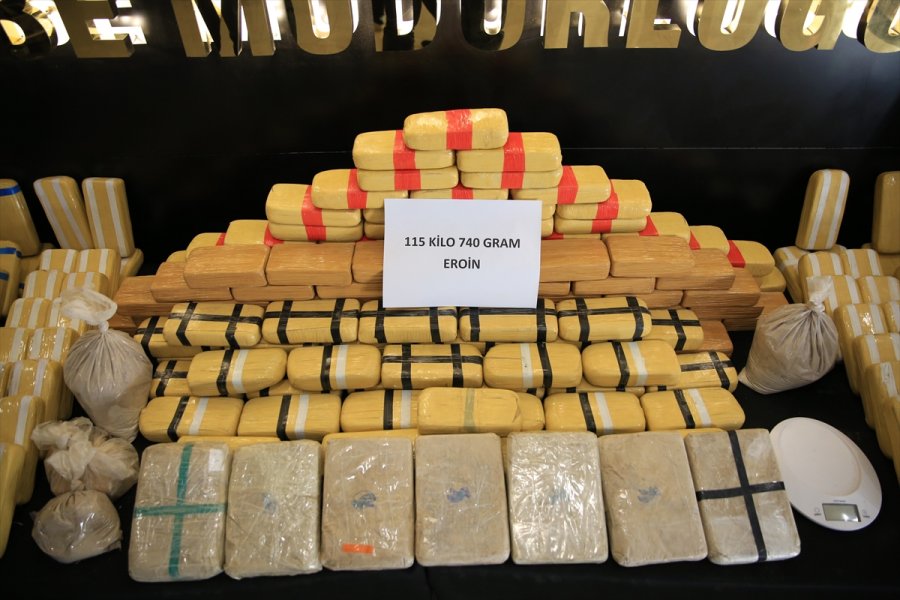 Antalya'da 115 Kilo 740 Gram Eroin Ele Geçirildi