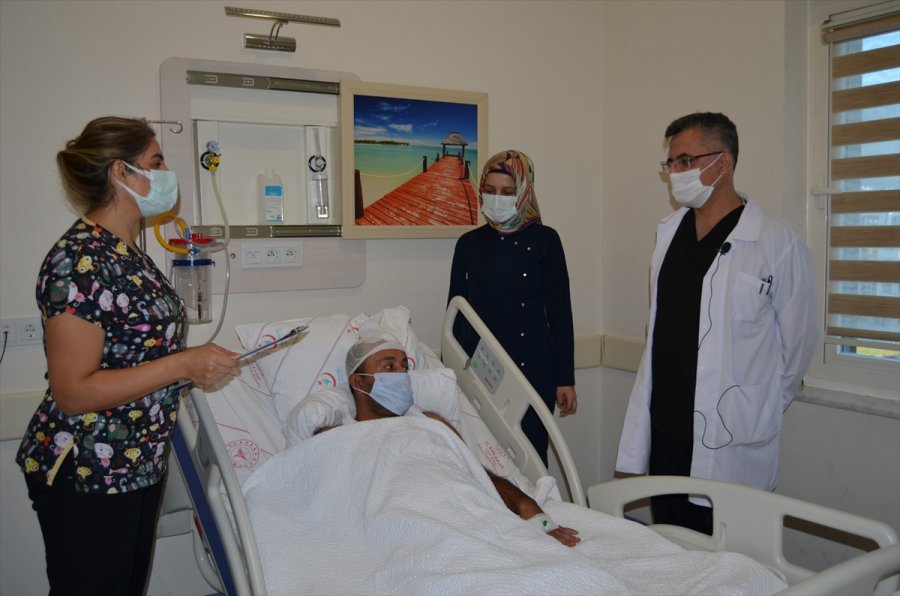Antalya'da Baş Dönmesi Şikayetiyle Hastaneye Başvuran Kişinin Beyninden 17 Milimetre Tümör Çıkarıldı
