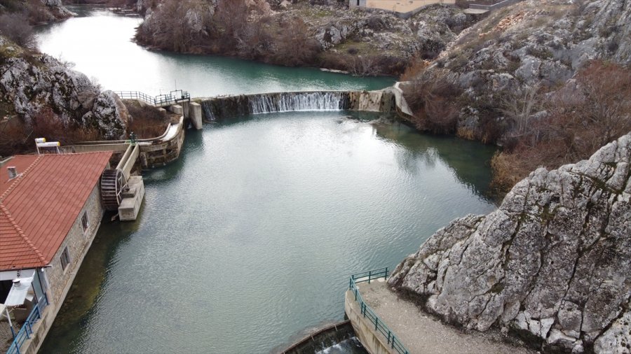 Yağışlar Beyşehir Gölü'ne 