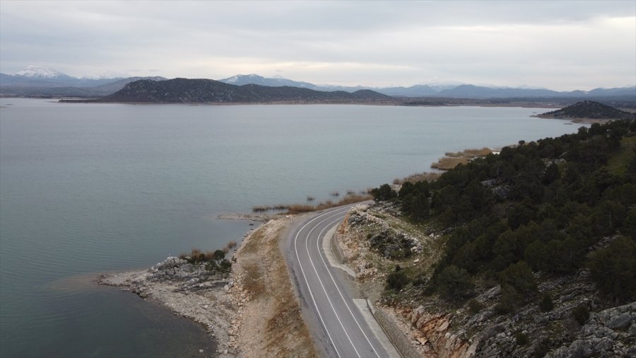 Yağışlar Beyşehir Gölü'ne 