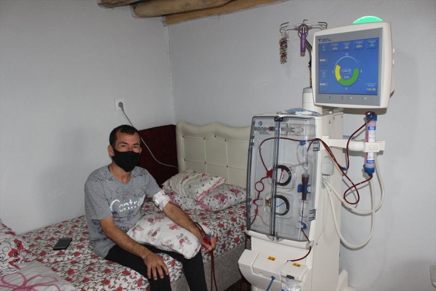 Diyalize Girerken Tanışan Böbrek Hastası Çift Birlikte Hayata Tutunuyor