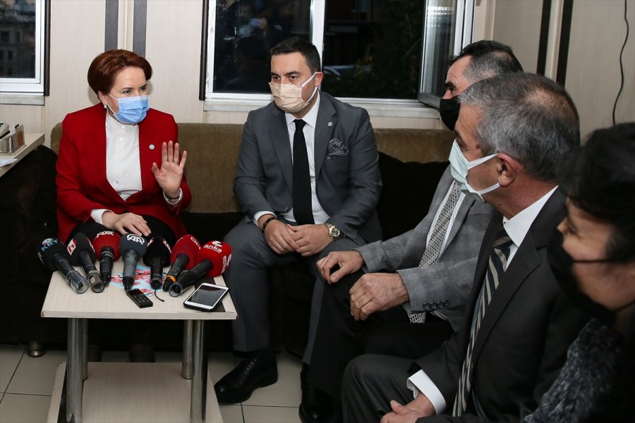 İyi Parti Genel Başkanı Meral Akşener'den Taksi Durağı Ziyareti