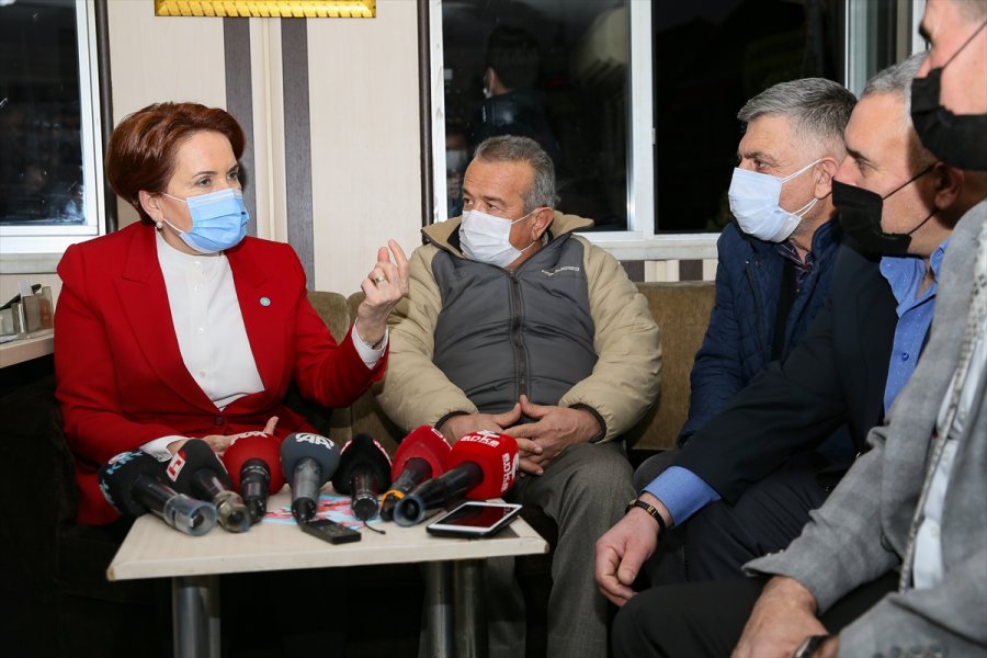 İyi Parti Genel Başkanı Meral Akşener'den Taksi Durağı Ziyareti
