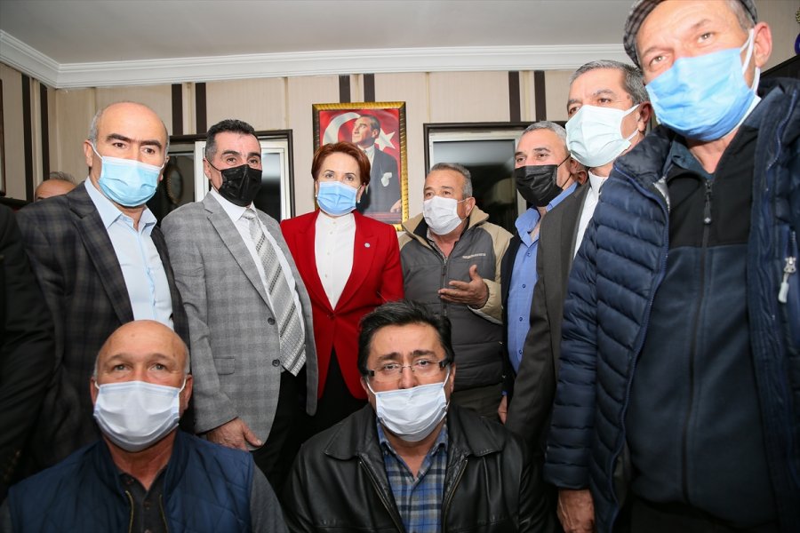 İyi Parti Genel Başkanı Meral Akşener'den Taksi Durağı Ziyareti