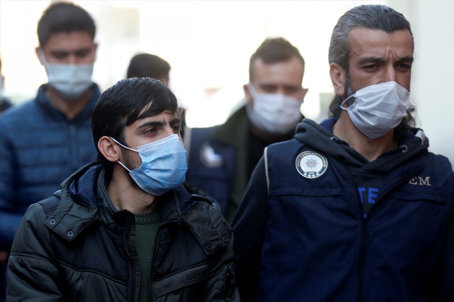 Kayseri Merkezli 3 İlde Düzenlenen Fetö/pdy Operasyonunda Zanlılardan 6'sı Adliyeye Sevk Edildi