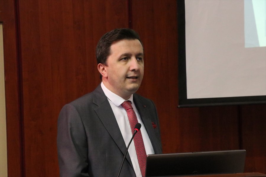 Ömer Halisdemir Üniversitesi Hastanesinde 2020'de 853 Bin 208 Hasta Muayene Edildi