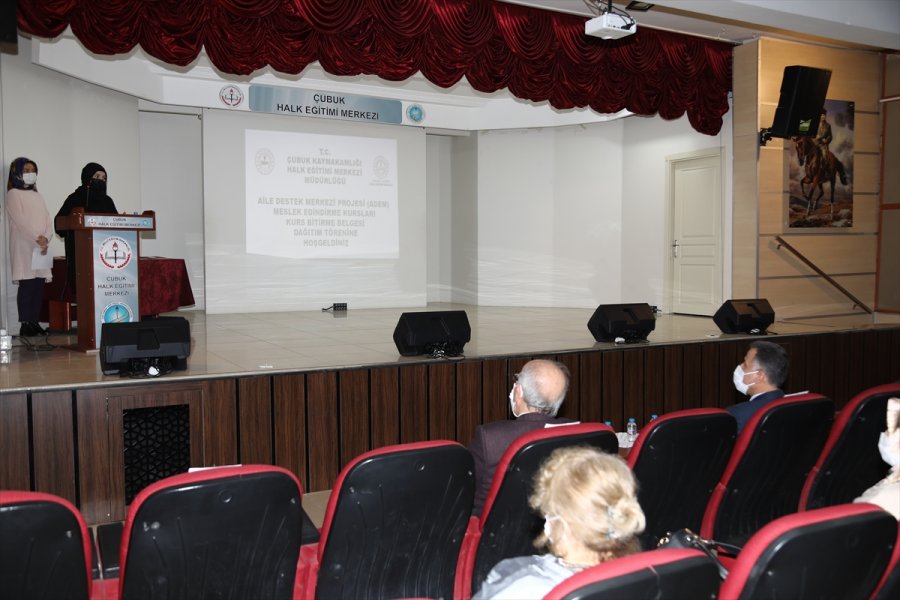 Aile Destek Merkezi Kursiyerleri Sertifikalarını Aldı