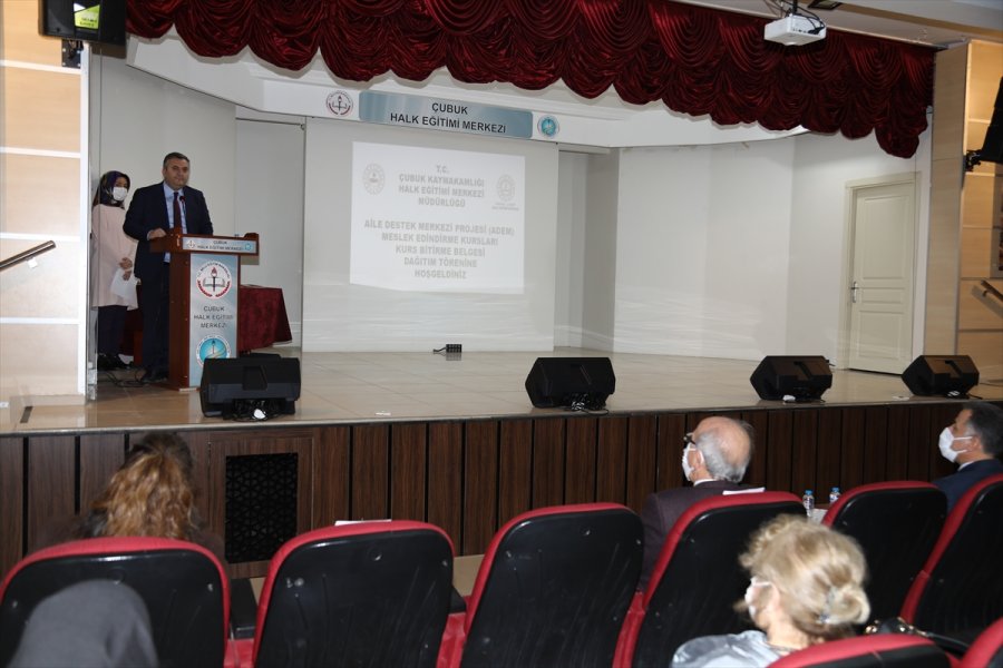 Aile Destek Merkezi Kursiyerleri Sertifikalarını Aldı