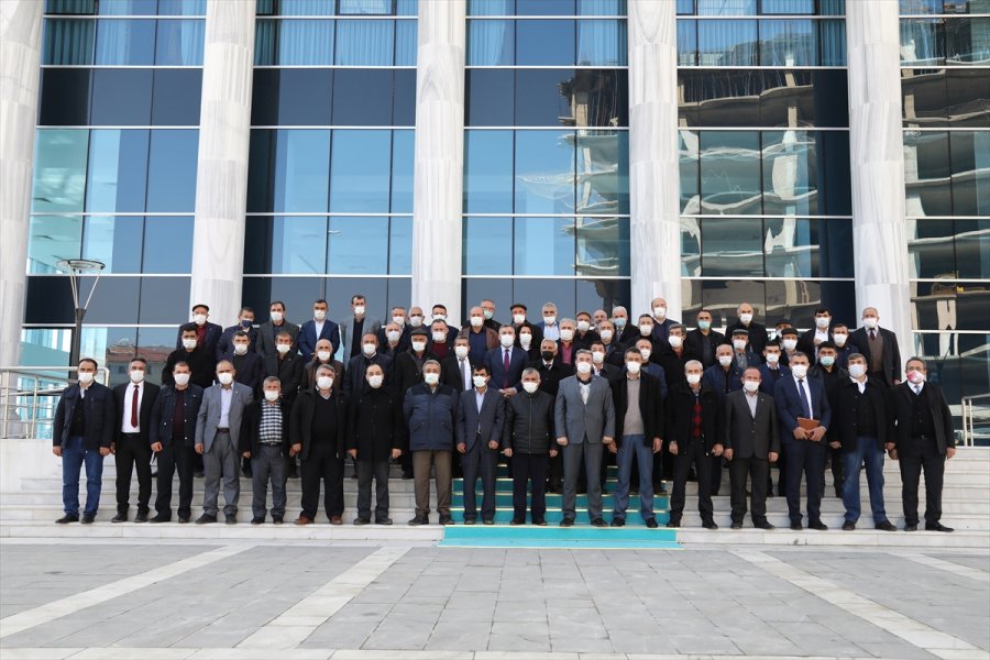 Başkan Demirbaş, Muhtarlara Yeni Projeleri Tanıttı