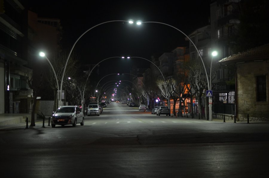Konya, Karaman, Aksaray Ve Afyonkarahisar'da Sokağa Çıkma Kısıtlaması Sessizliği