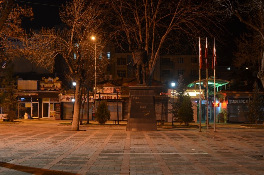 Konya, Karaman, Aksaray Ve Afyonkarahisar'da Sokağa Çıkma Kısıtlaması Sessizliği