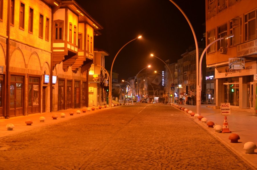 Konya, Karaman, Aksaray Ve Afyonkarahisar'da Sokağa Çıkma Kısıtlaması Sessizliği