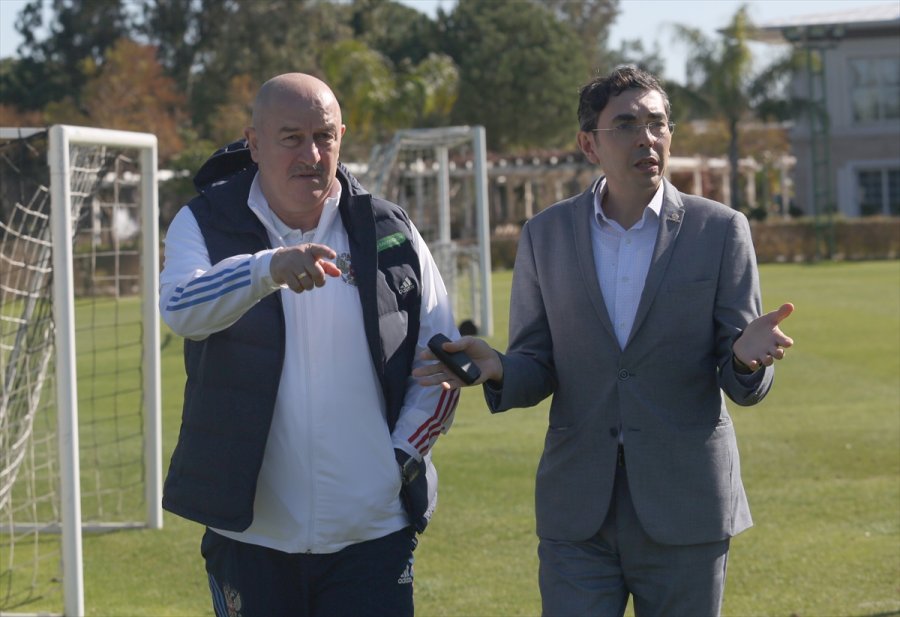 Cherchesov, Antalya'da Rus Futbolcuları Takibe Aldı