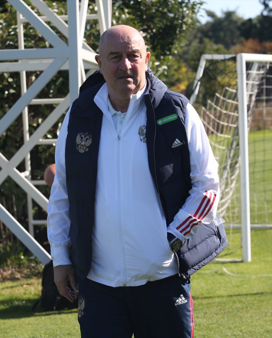 Cherchesov, Antalya'da Rus Futbolcuları Takibe Aldı