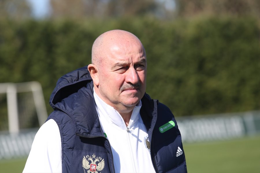 Cherchesov, Antalya'da Rus Futbolcuları Takibe Aldı