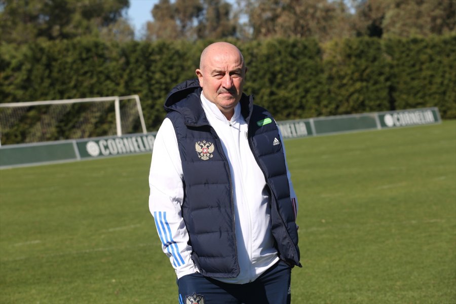 Cherchesov, Antalya'da Rus Futbolcuları Takibe Aldı