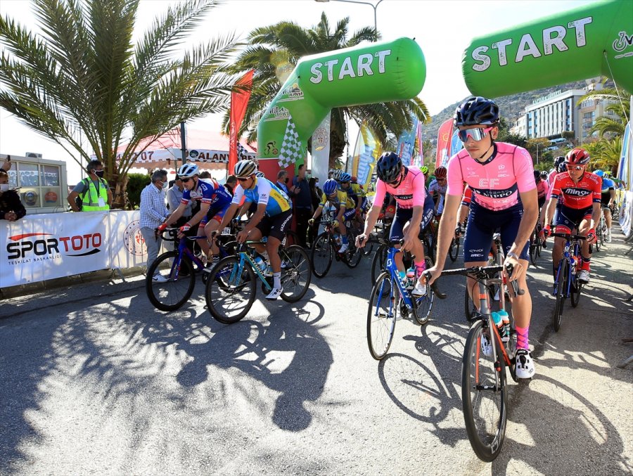 Alanya'da Uluslararası Yol Ve Dağ Bisikleti Yarışları Başladı