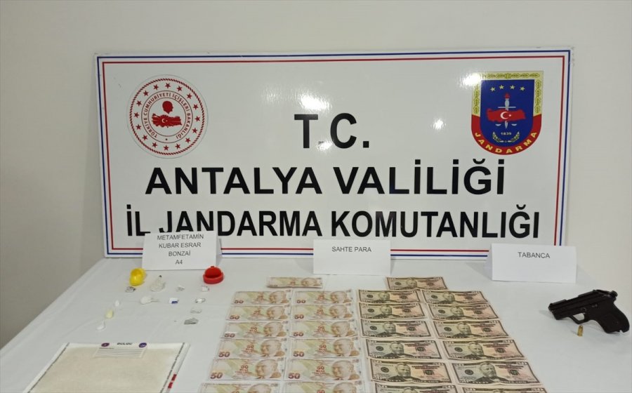 Antalya'da Uyuşturucuyu Sobaya Saklayan 3 Şüpheli Yakalandı