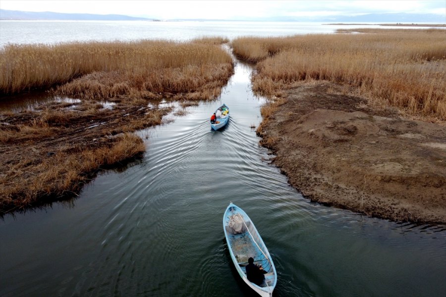 Tatlı Su Balıkçılarının Kış Şartlarındaki Zorlu Mesaisi
