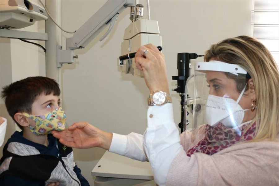 Antalya Milletvekili Tuba Vural Çokal Doktor Önlüğünü Giyip Hastanede Mesai Yaptı