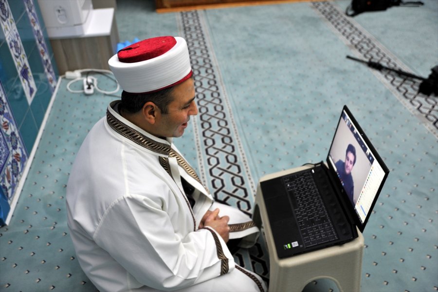İmam, Öğrenciler İle Kariyer Yapanları Çevrim İçi Etkinlikte Buluşturuyor