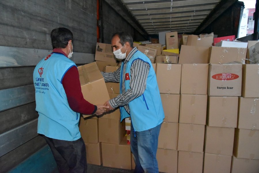 Mersin'den Suriye'deki İhtiyaç Sahiplerine 1 Tır Gıda Yardımı
