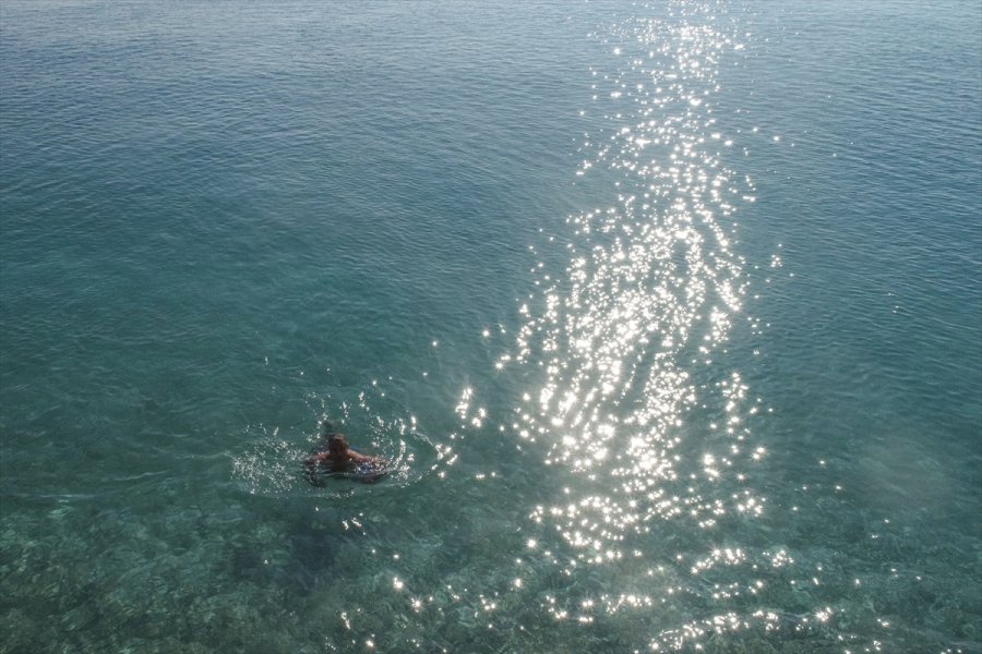 Turizm Merkezleri Antalya Ve Muğla Sokağa Çıkma Kısıtlamasıyla Sessizliğe Büründü