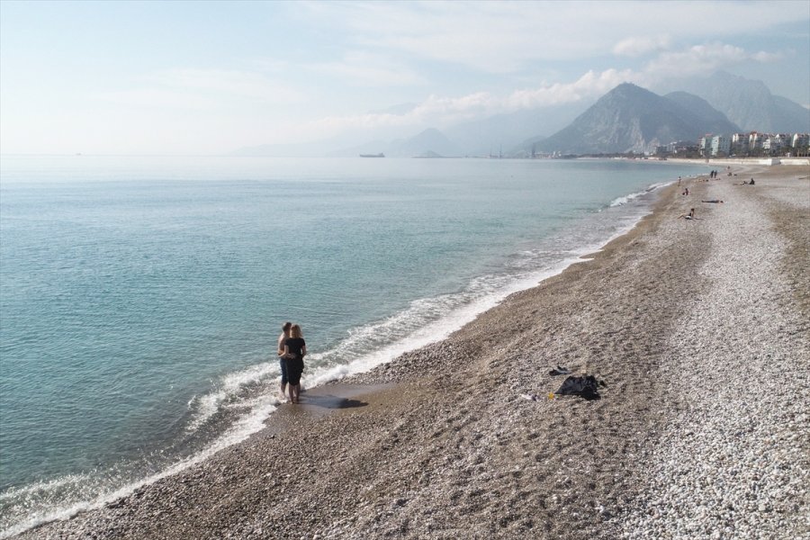 Turizm Merkezleri Antalya Ve Muğla Sokağa Çıkma Kısıtlamasıyla Sessizliğe Büründü