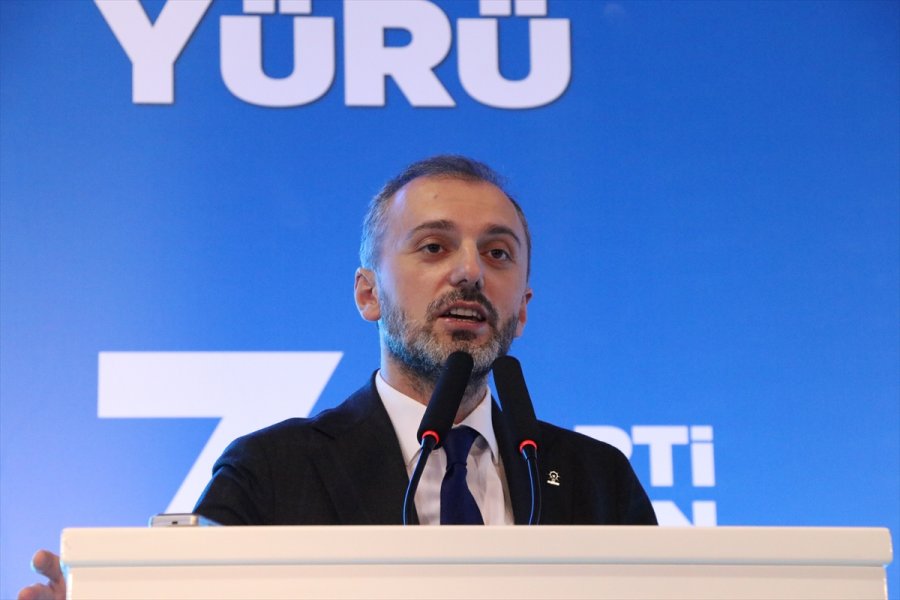 Özhaseki Ve Kandemir, Ak Parti Niğde 7. Olağan İl Kongresi'ne Katıldı