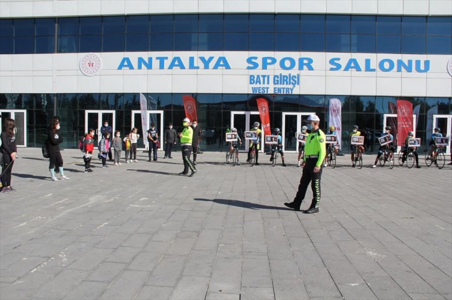 Antalya'da Lisanslı Sporculara Trafik Eğitimi