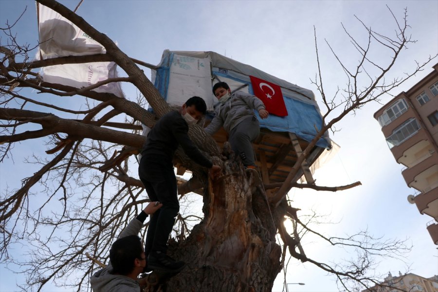 Kovid-19 Sürecinde Bilgisayar Başında Sıkılan Çocuklar Atık Eşyalarla