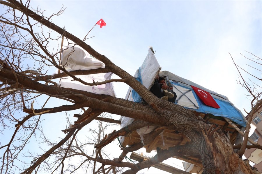 Kovid-19 Sürecinde Bilgisayar Başında Sıkılan Çocuklar Atık Eşyalarla