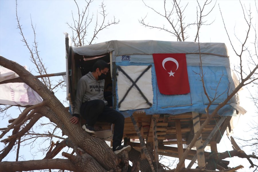 Kovid-19 Sürecinde Bilgisayar Başında Sıkılan Çocuklar Atık Eşyalarla