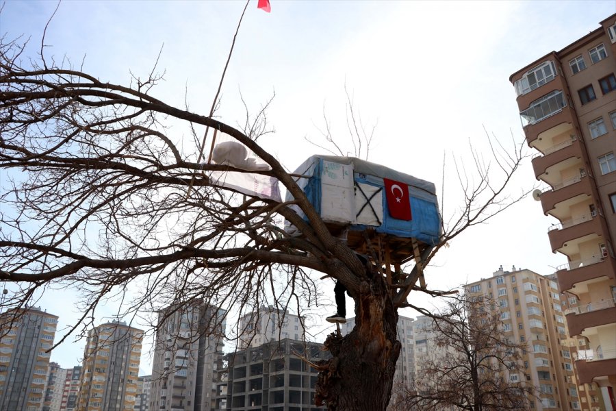 Kovid-19 Sürecinde Bilgisayar Başında Sıkılan Çocuklar Atık Eşyalarla