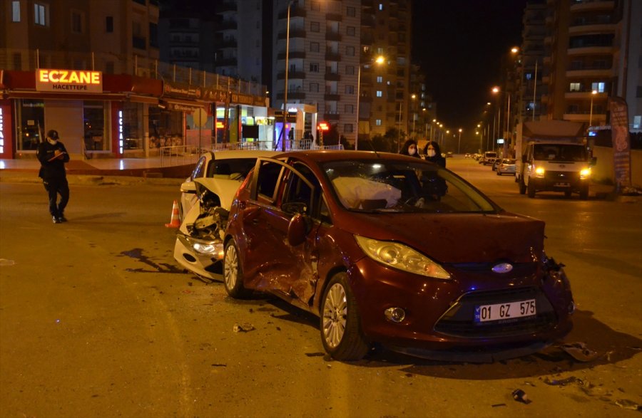 Mersin'de 3 Aracın Karıştığı Kazada 3 Kişi Yaralandı