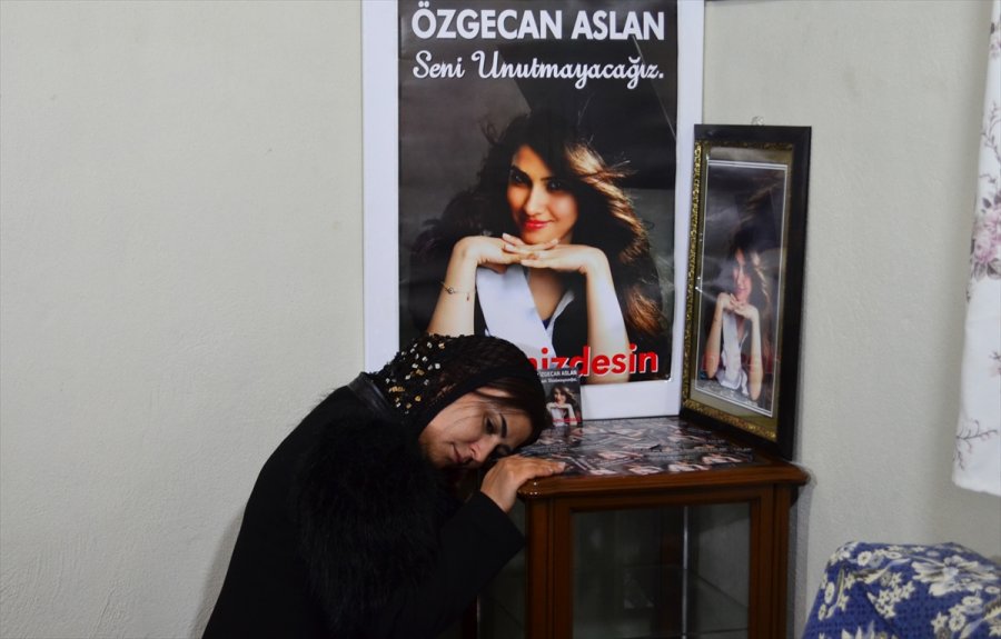 Mersin'de 6 Yıl Önce Katledilen Özgecan Aslan'ın Yaşadıkları Şarkı Sözlerine Yansıdı